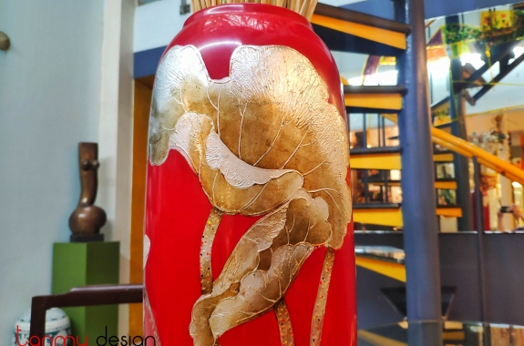 Red ceramic vase with hand-painted lotus 19*H43 cm